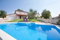 VILLA NINA – JUST 3,5 km AWAY FROM POREČ –  WITH PRIVATE POOL